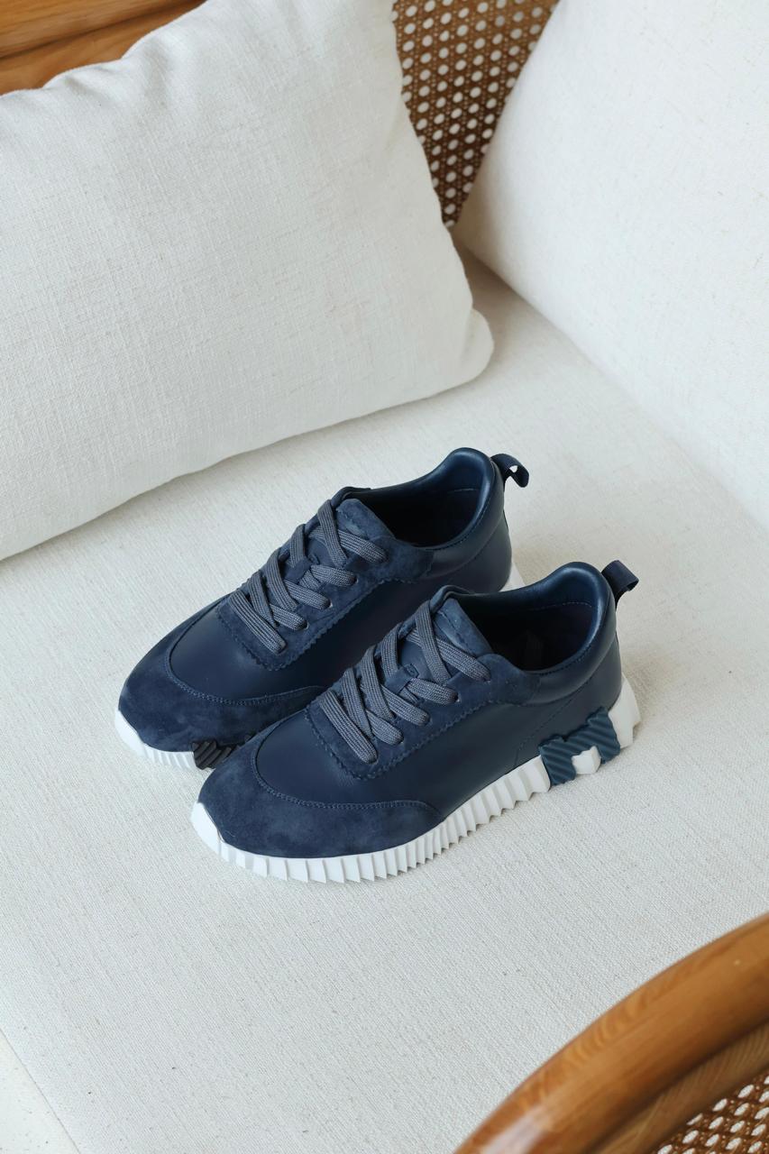 Ladies sneakers