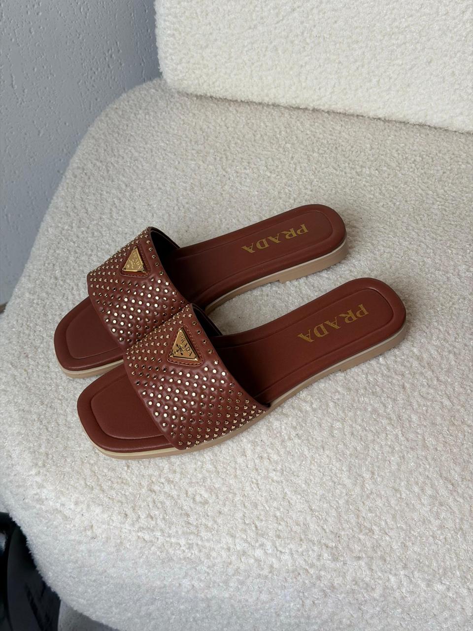 Ladies flats