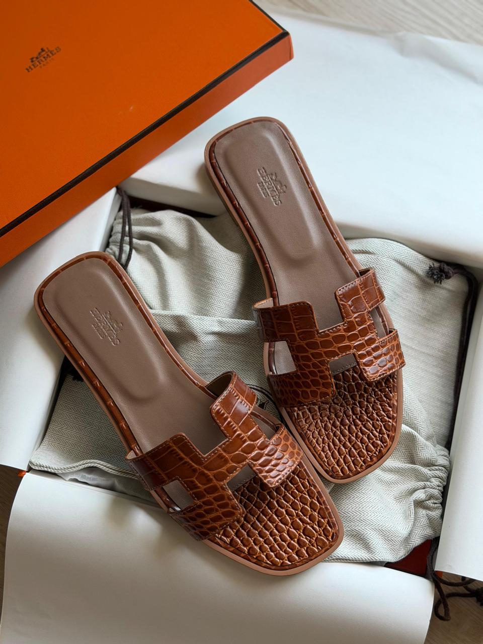 Ladies flats