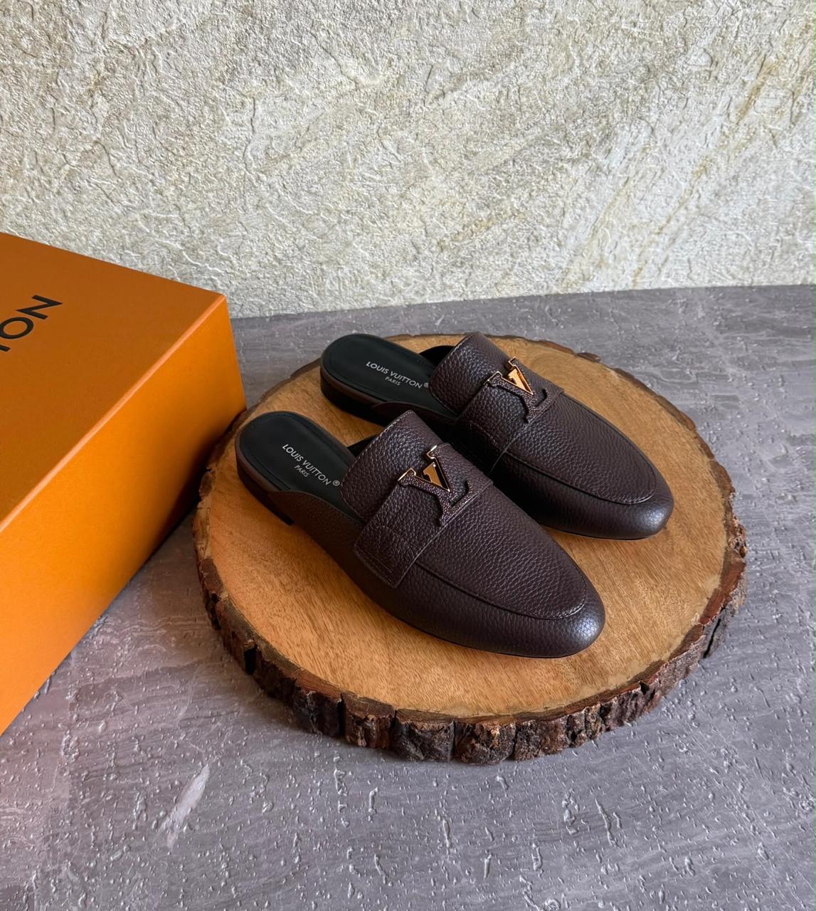 Ladies flats
