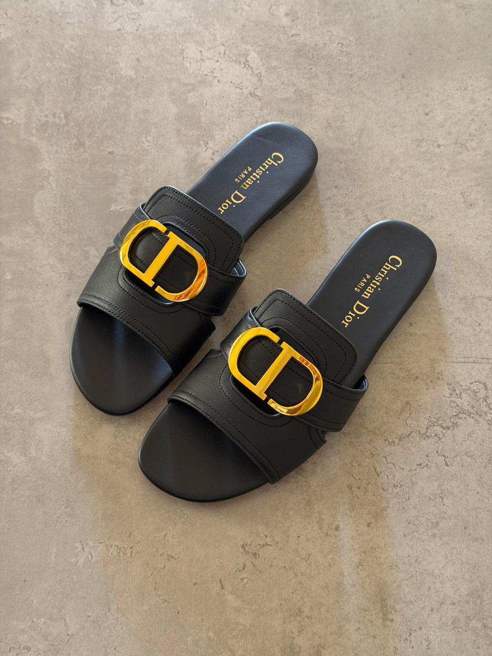 Ladies flats