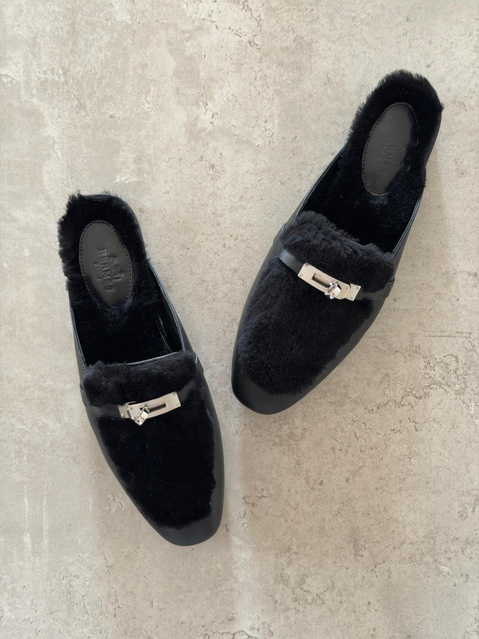 Ladies flats