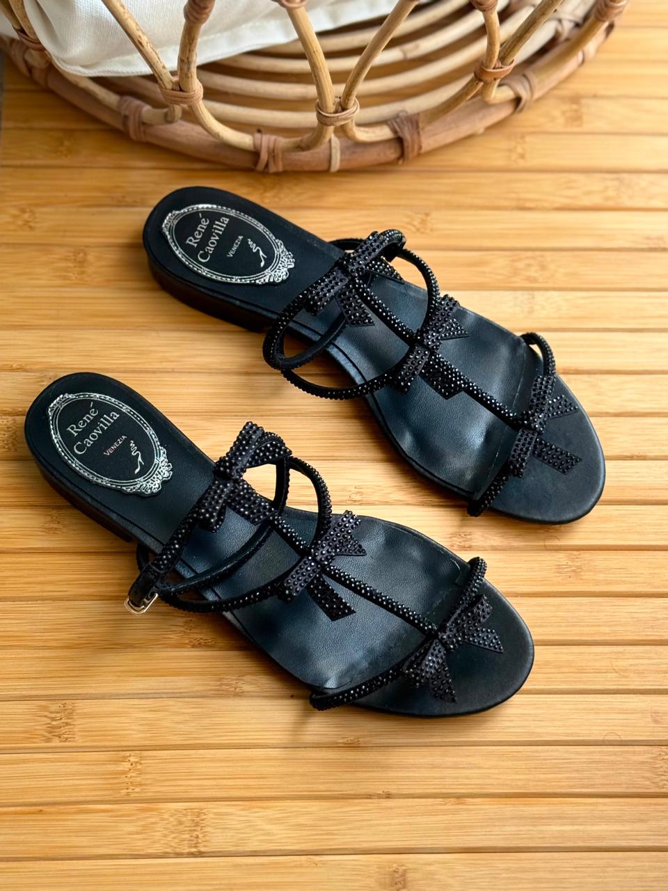 Ladies flats