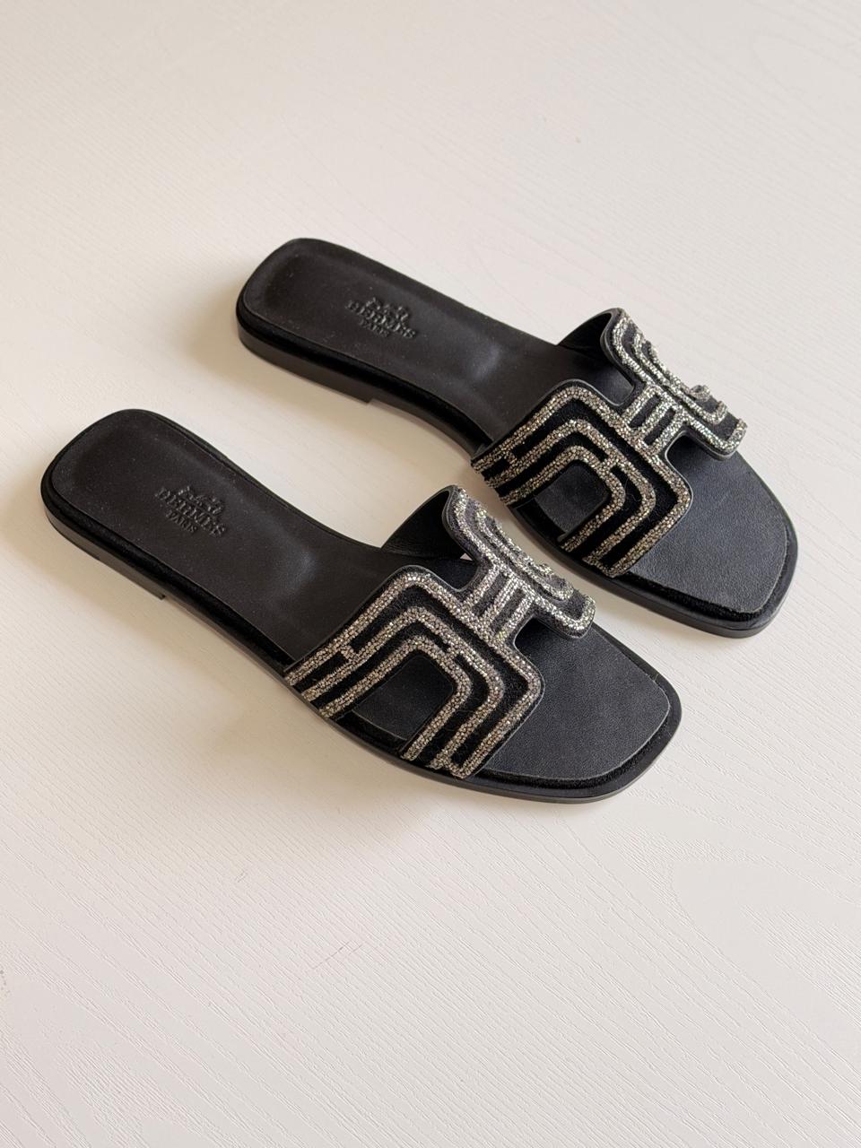 Ladies flats
