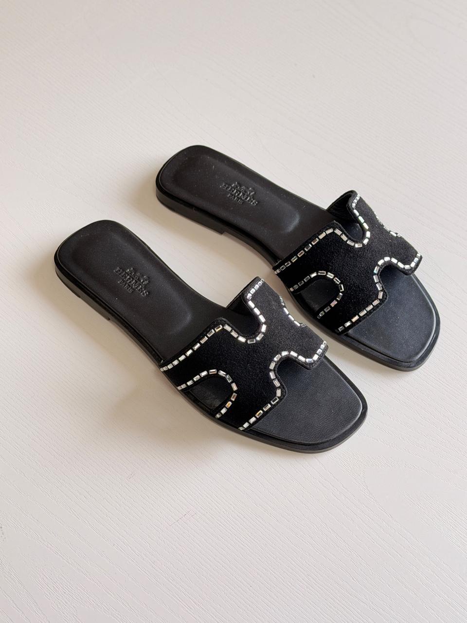 Ladies flats