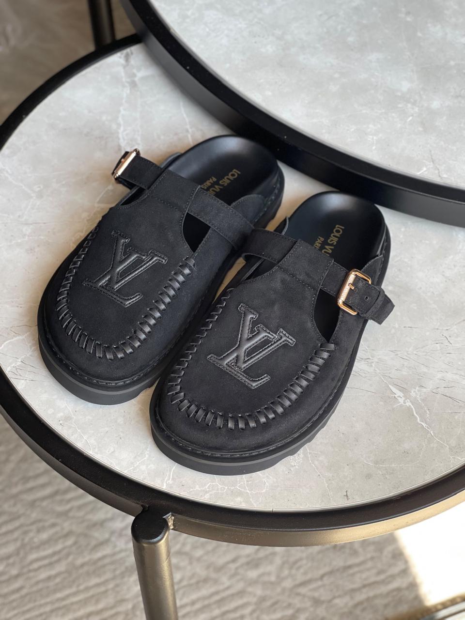 Ladies flats