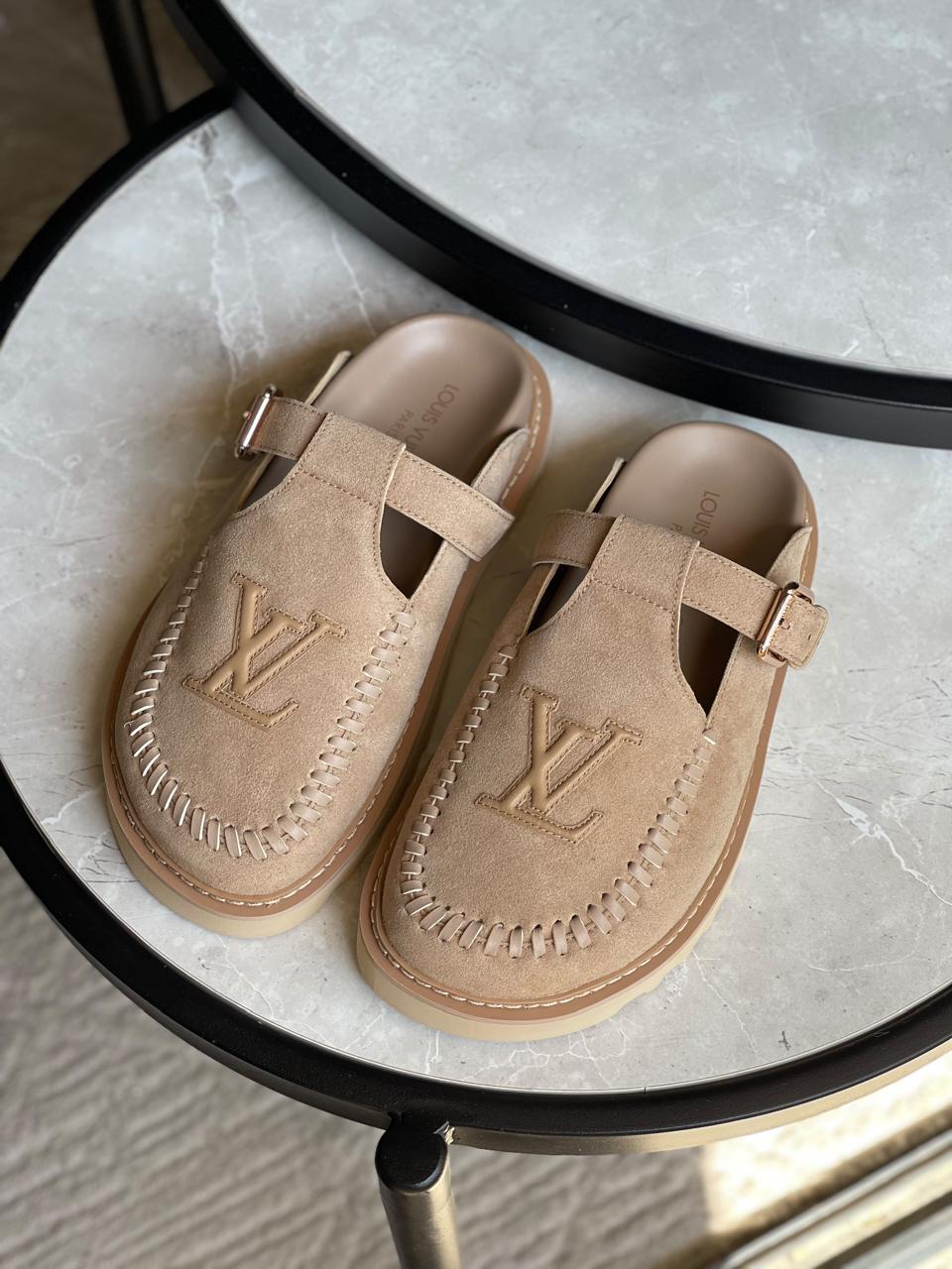 Ladies flats