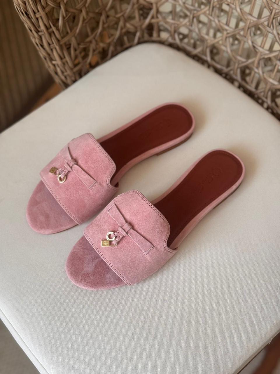 Ladies flats