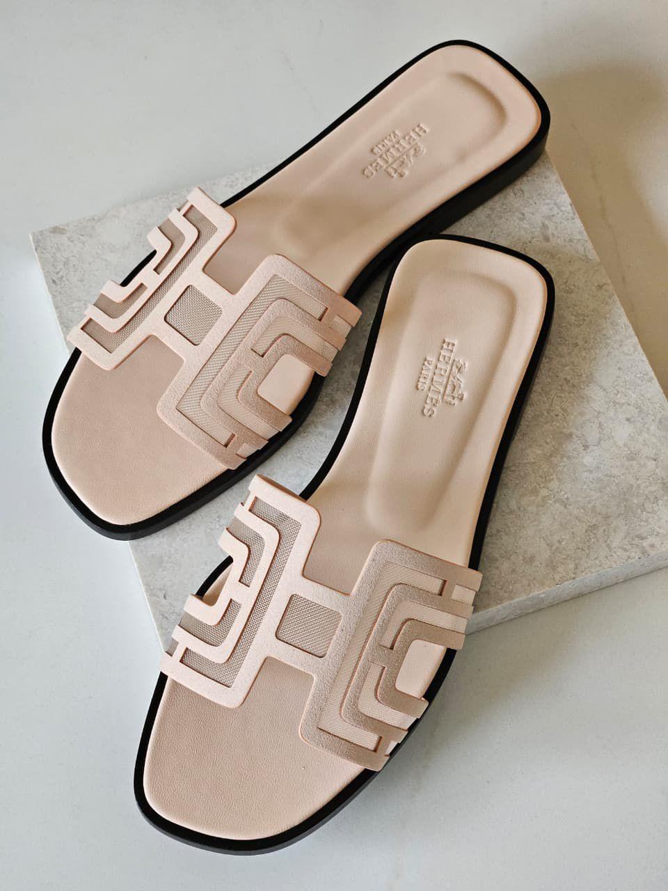 Ladies flats