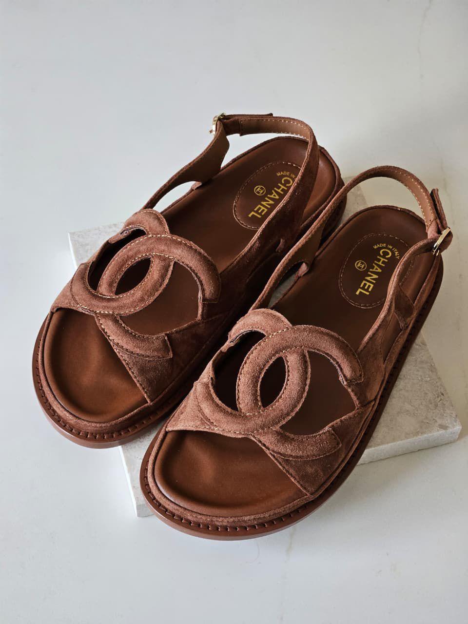 Ladies flats