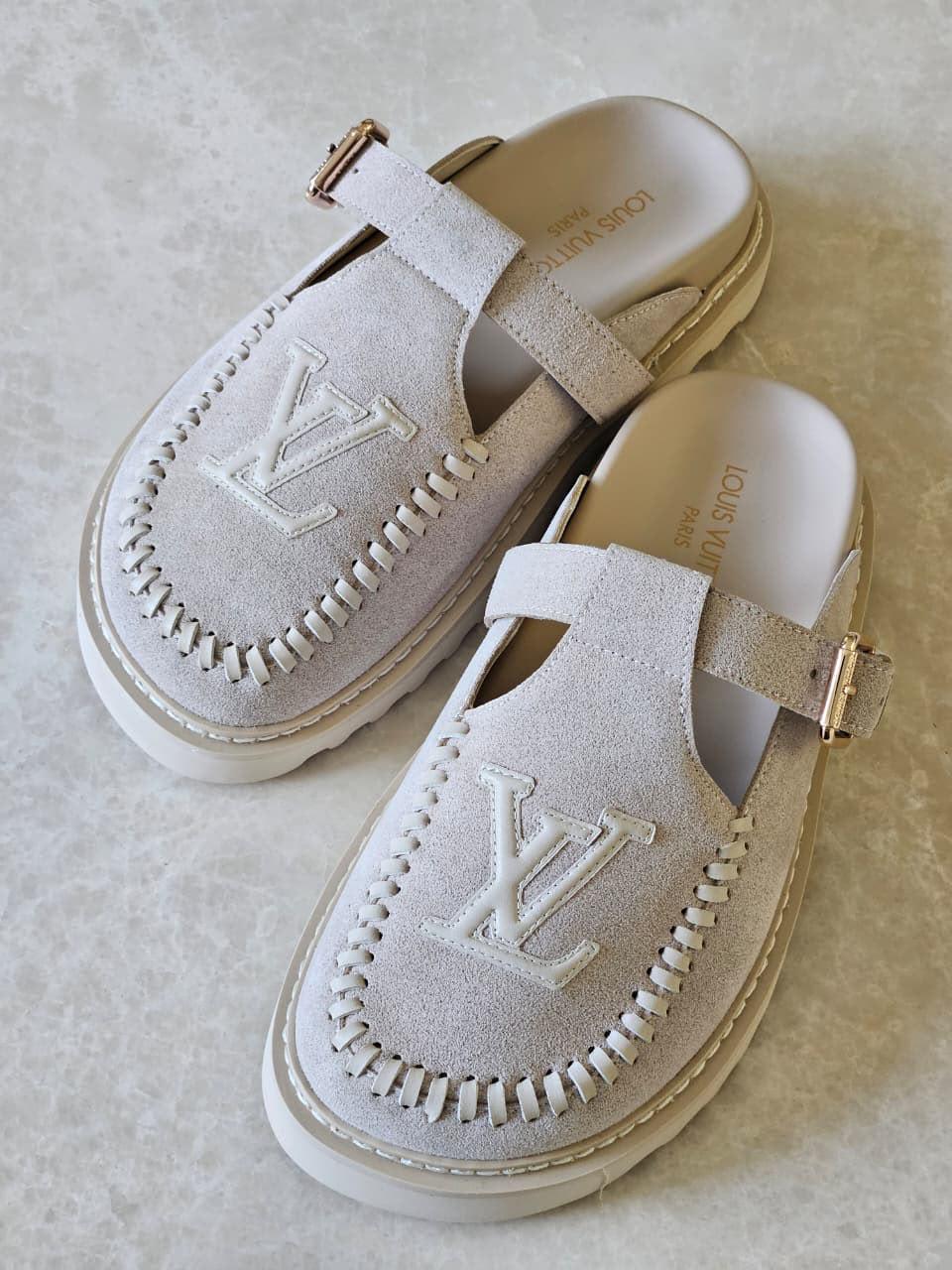 Ladies flats