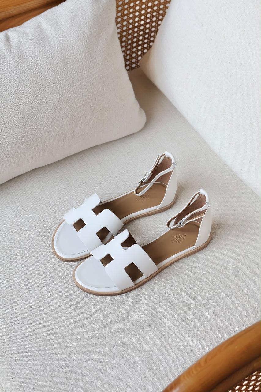 Ladies flats