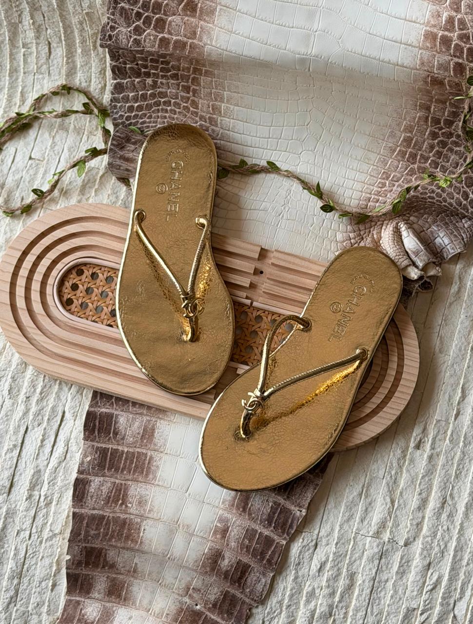 Ladies flats
