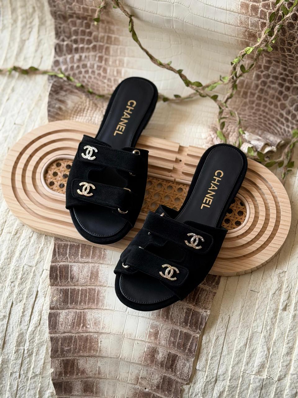 Ladies flats
