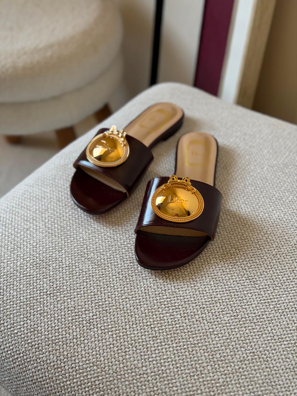 Ladies flats