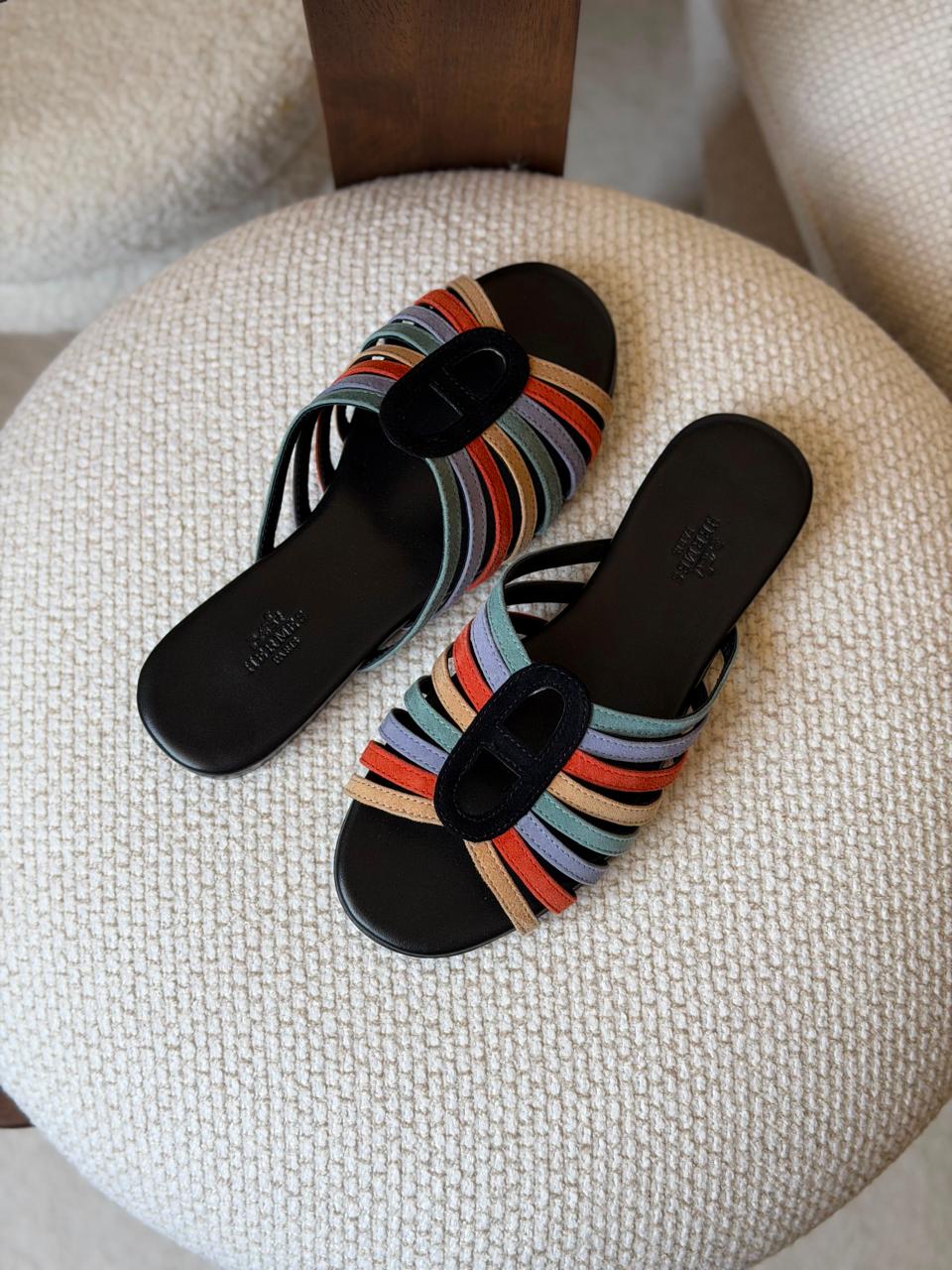 Ladies flats