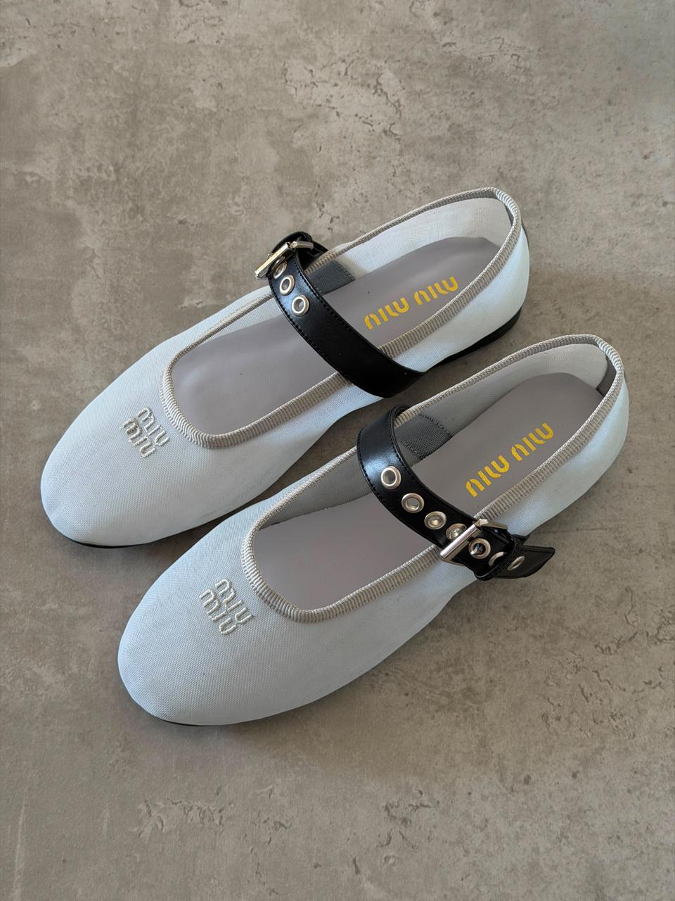 Ladies shoes