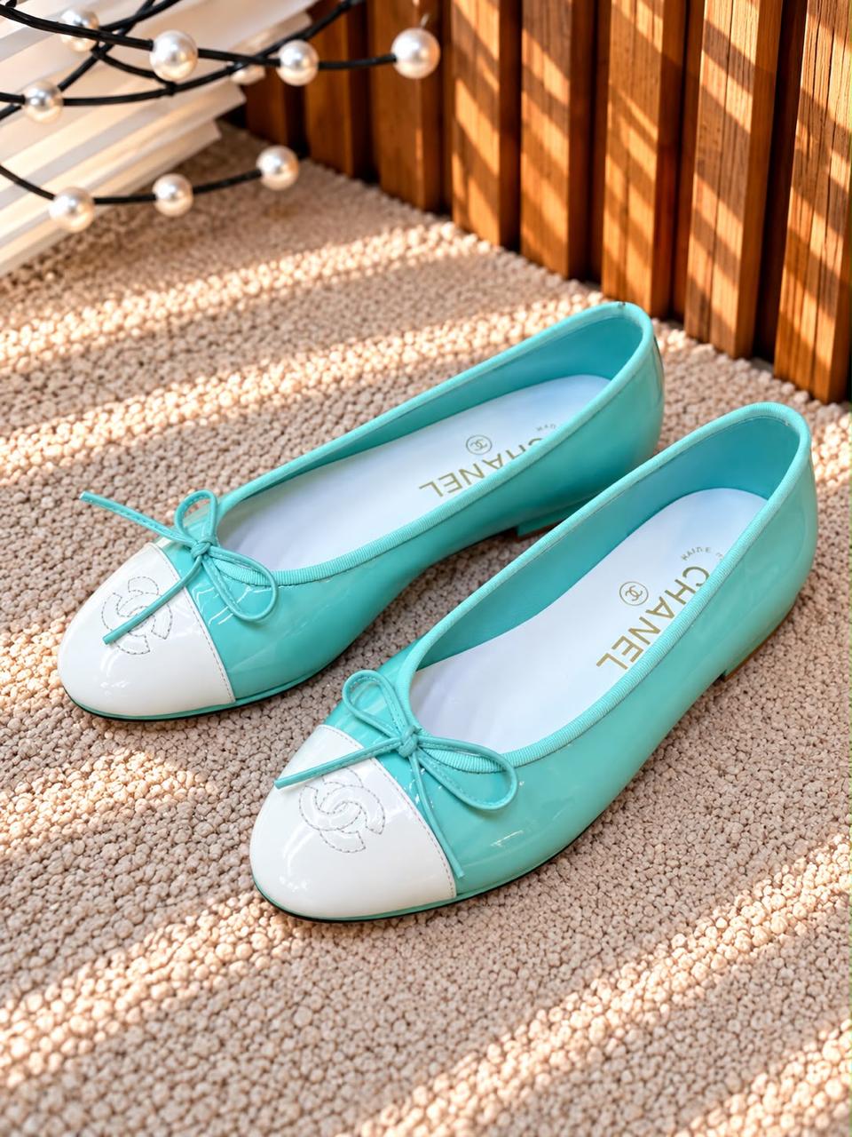 Ladies shoes