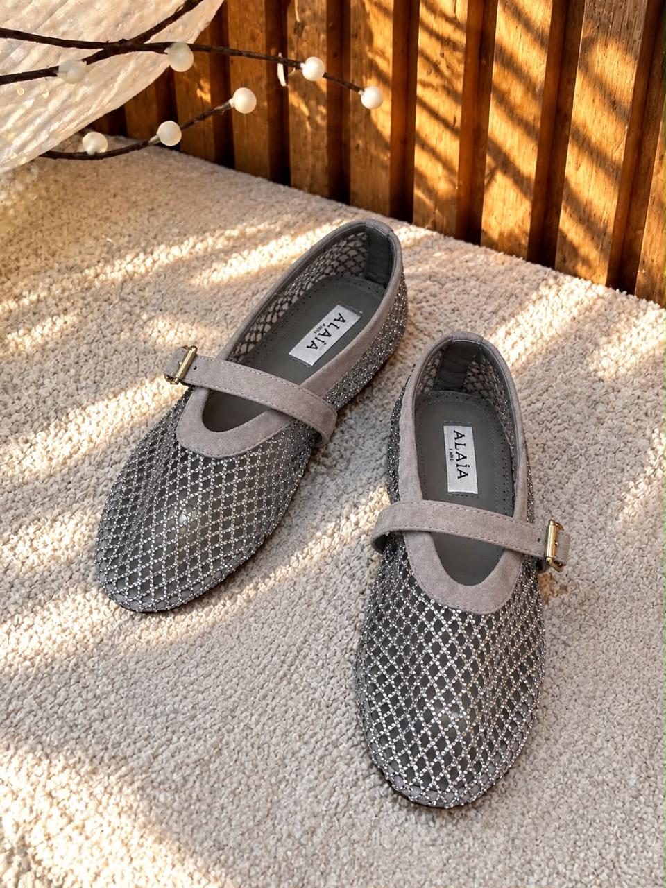 Ladies shoes