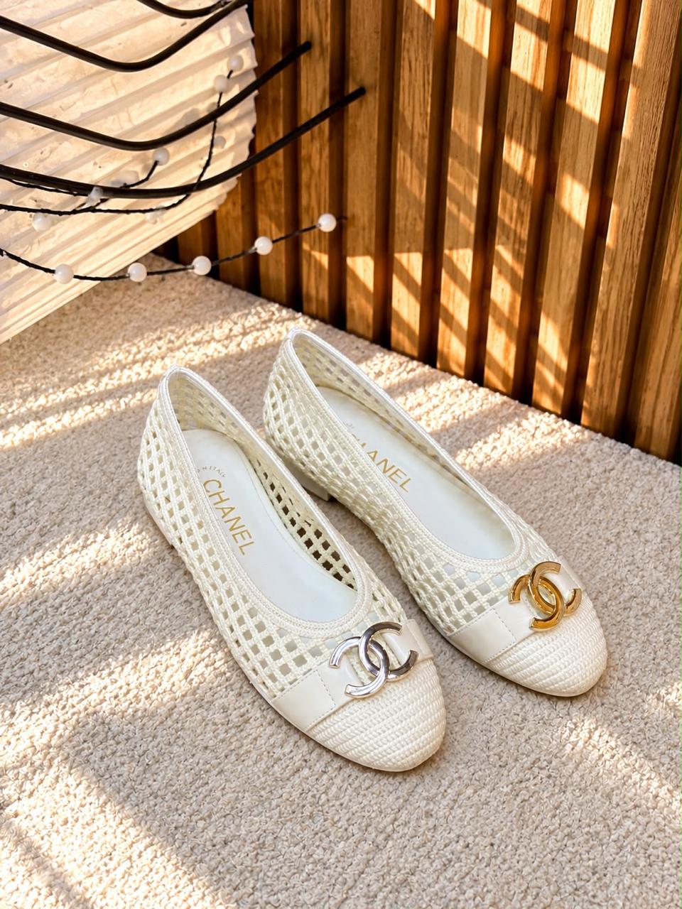 Ladies shoes