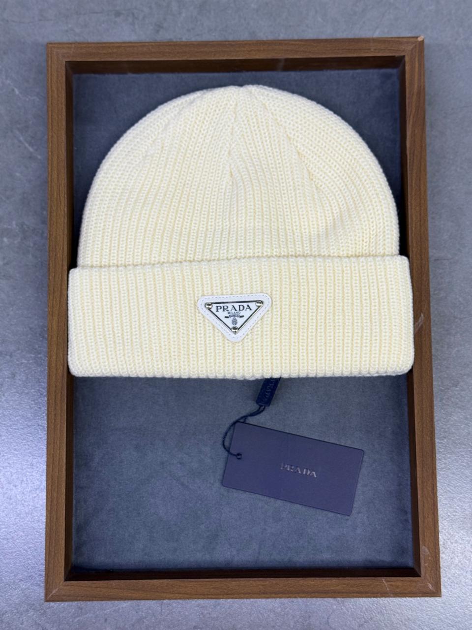 Ladies hats & caps