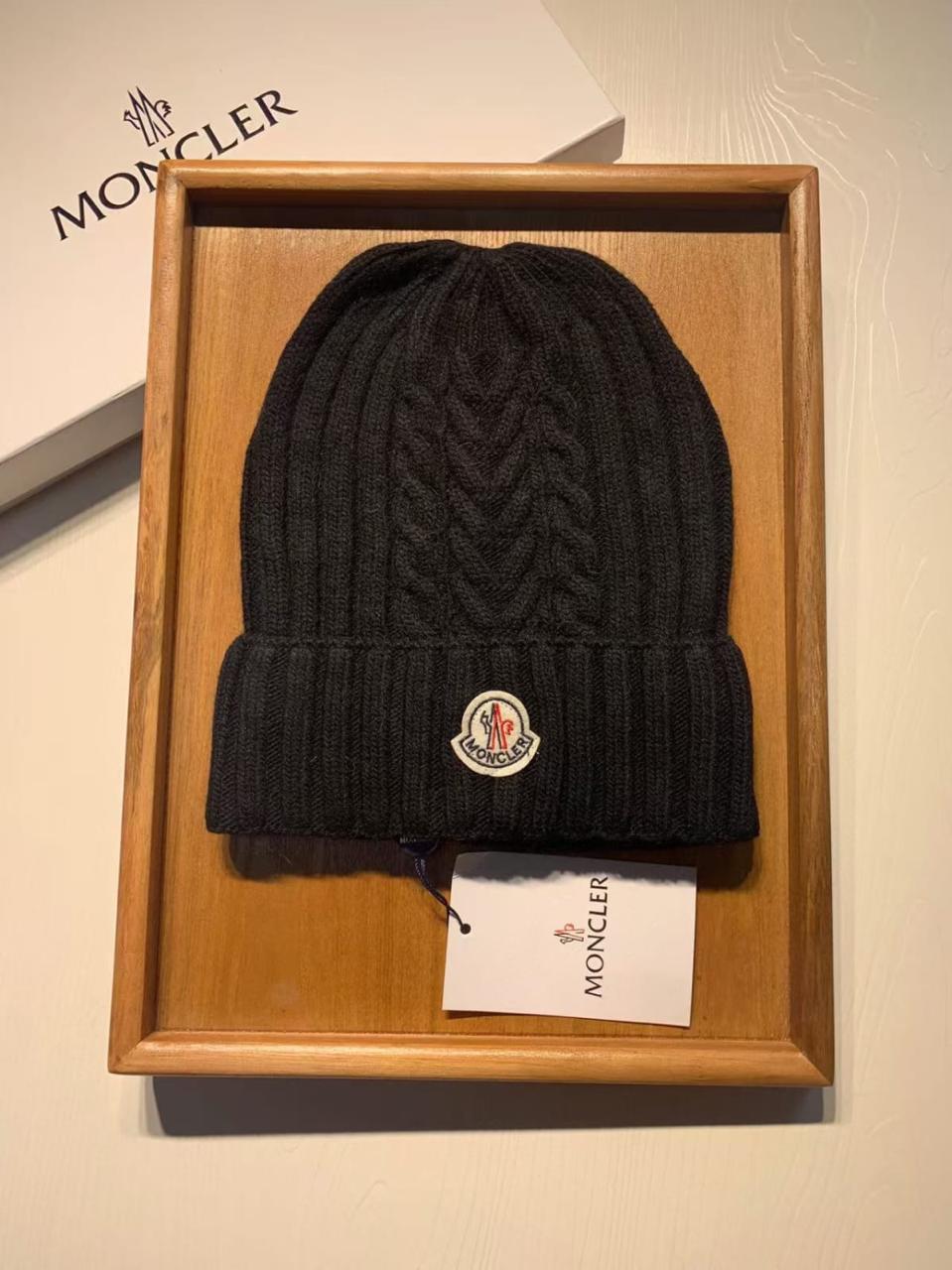Ladies hats & caps