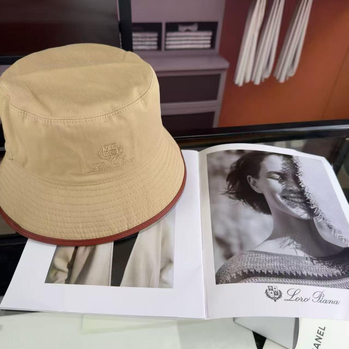 Ladies hats & caps