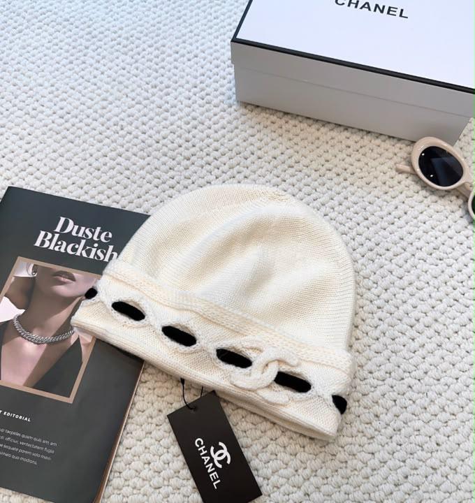 Ladies hats & caps