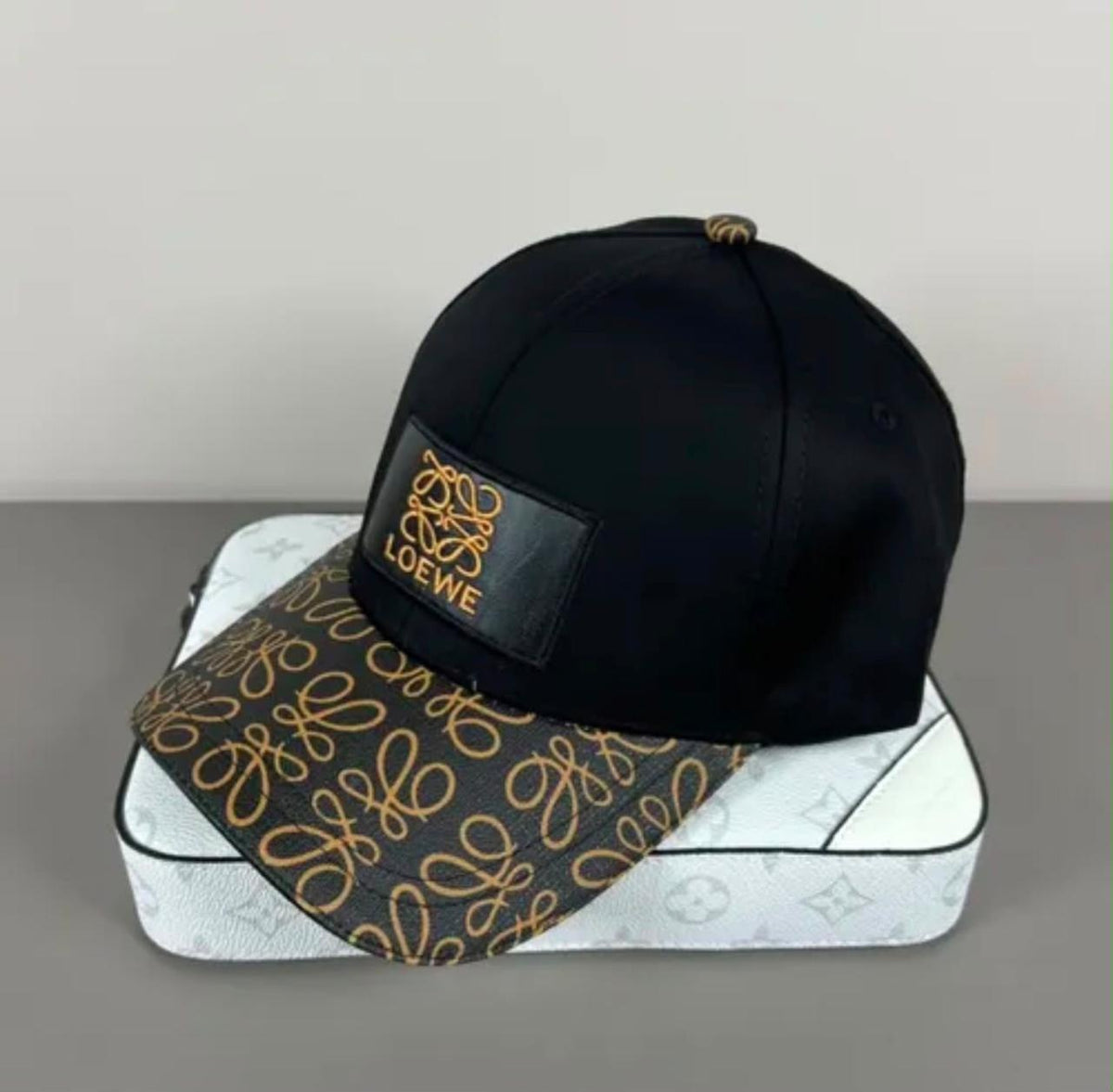 Ladies hats & caps