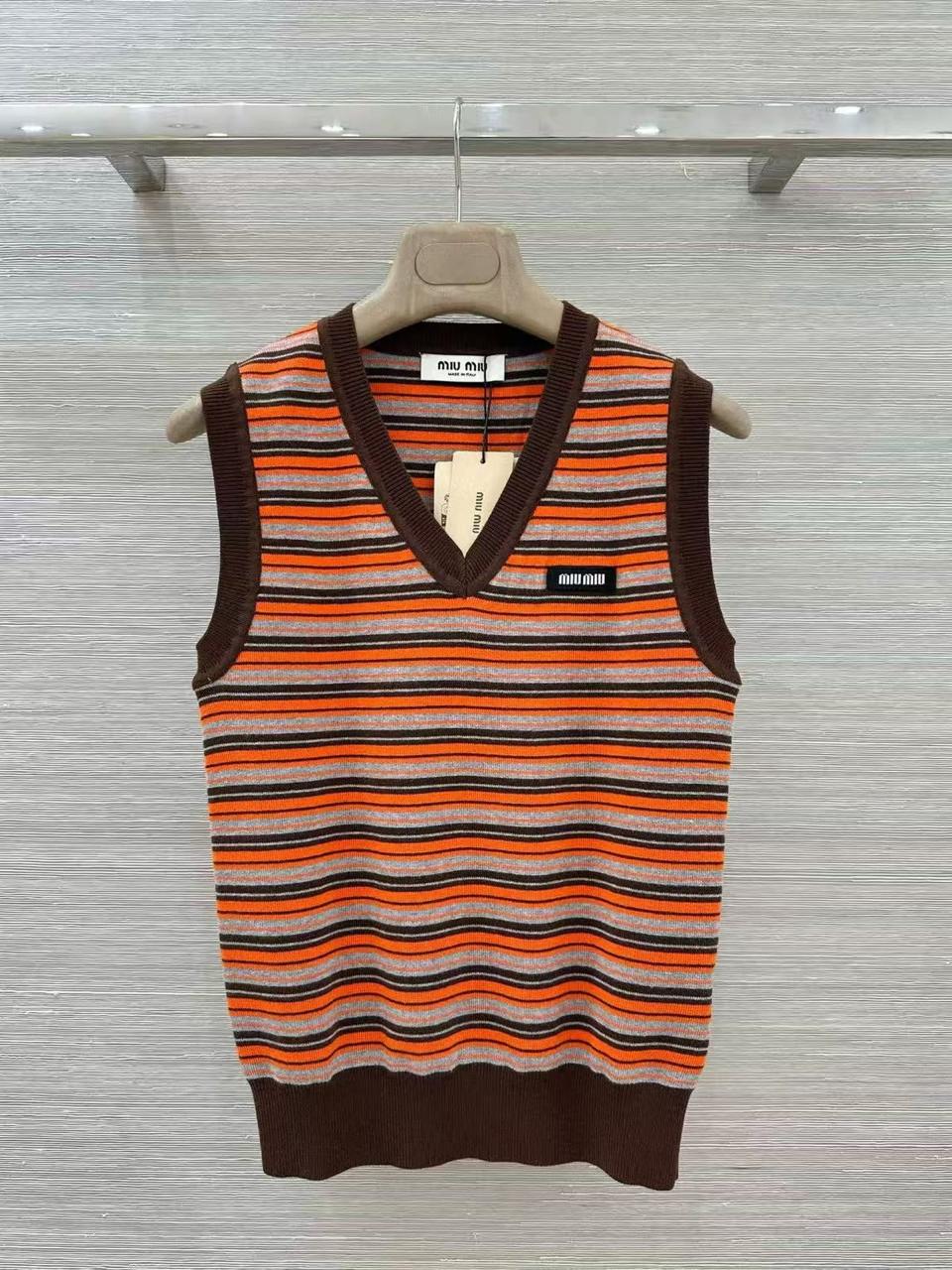 Ladies t-shirts & tops
