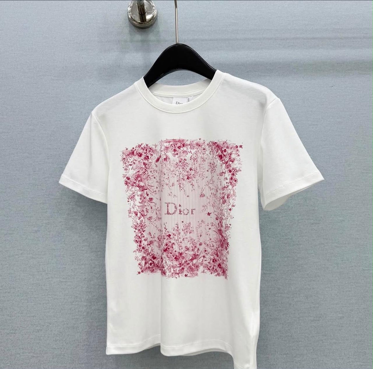 Ladies t-shirts & tops