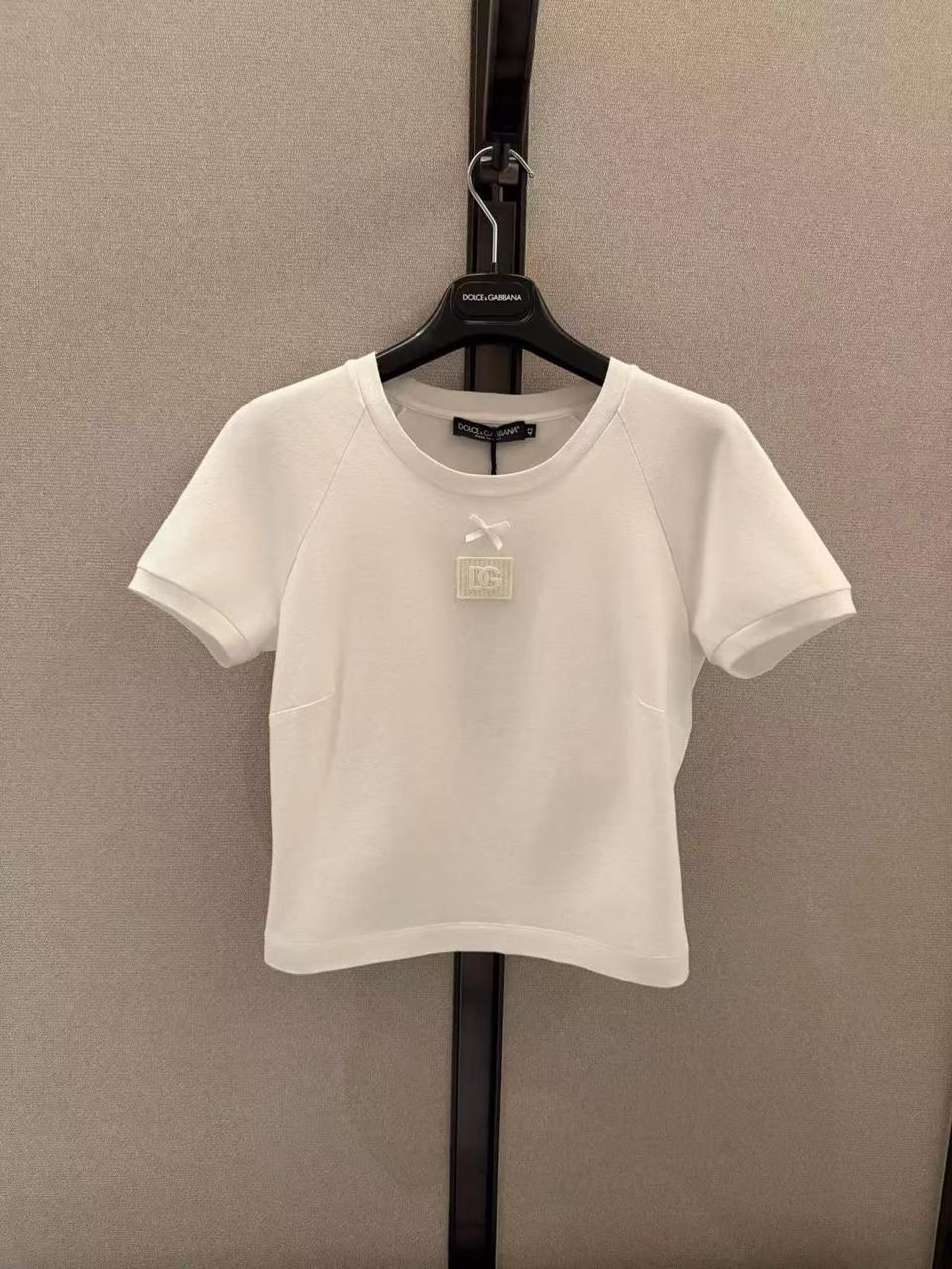 Ladies t-shirts & tops