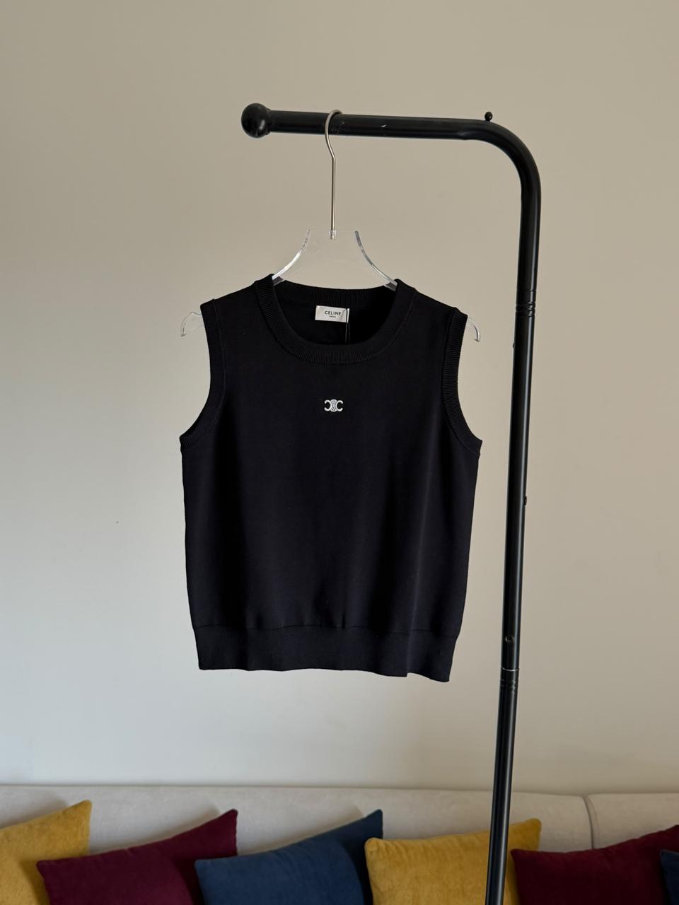 Ladies t-shirts & tops