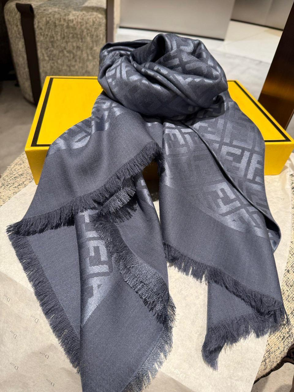 Ladies scarf