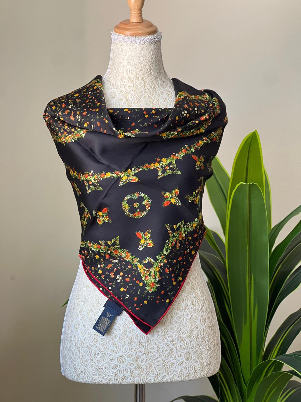 Ladies scarf
