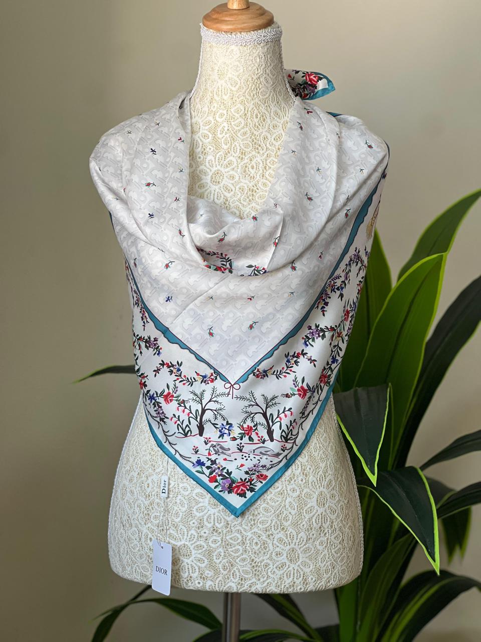 Ladies scarf