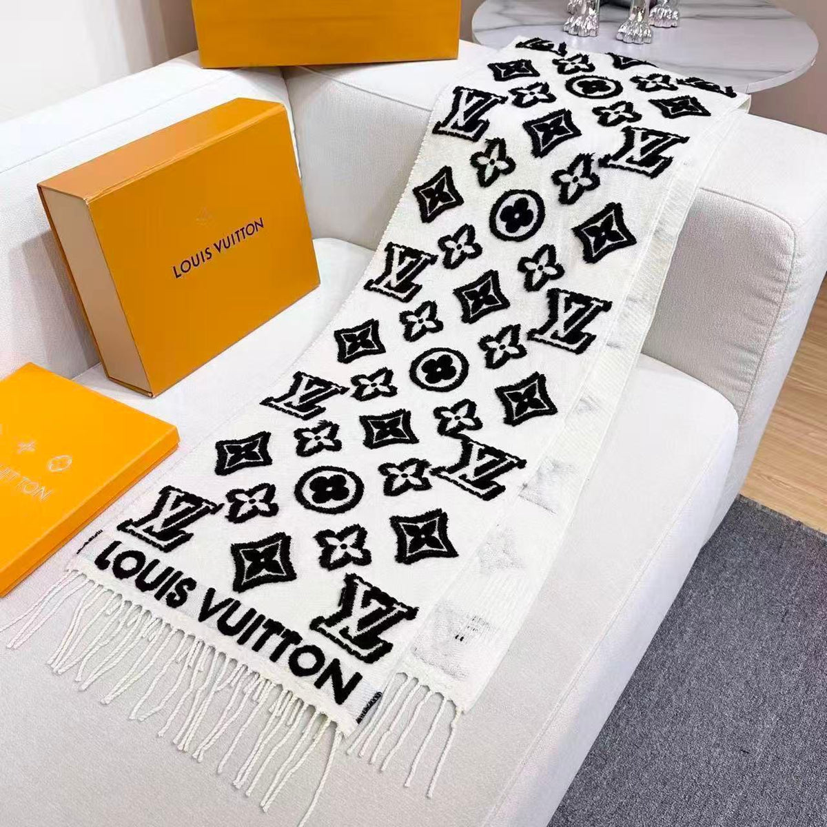 Ladies scarf