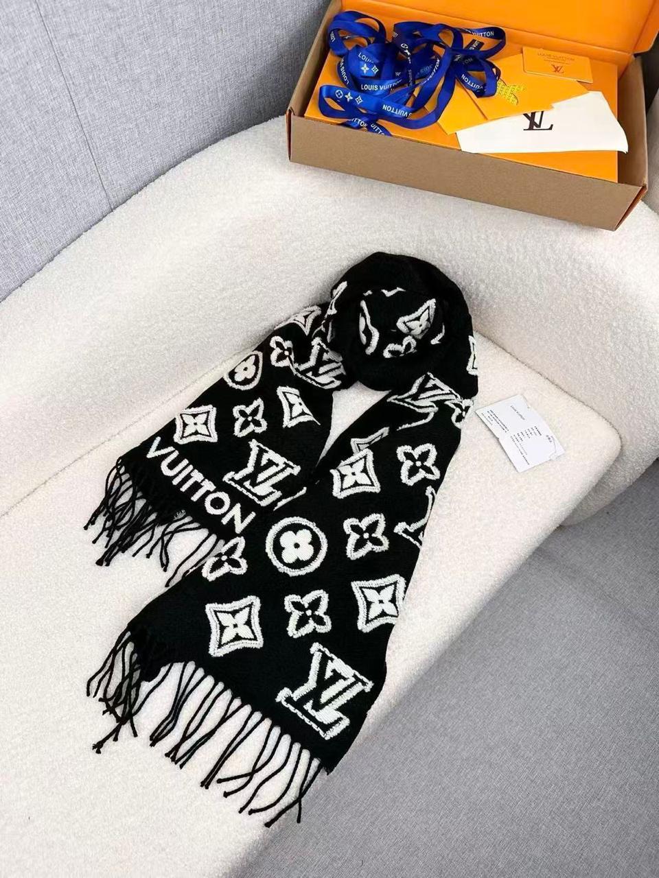 Ladies scarf