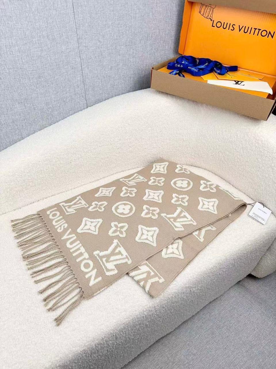Ladies scarf