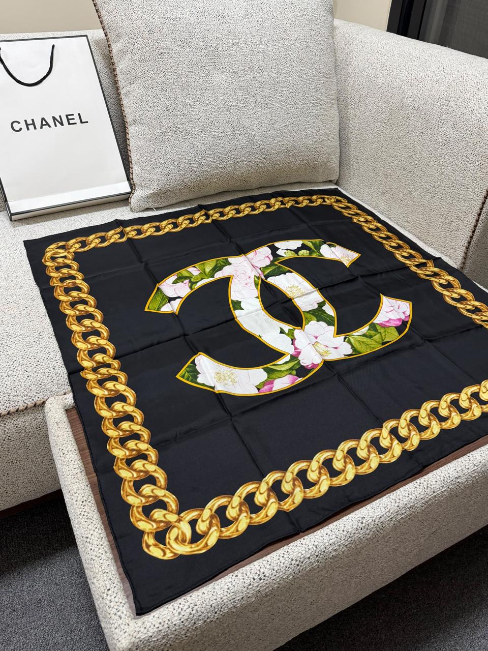 Ladies scarf