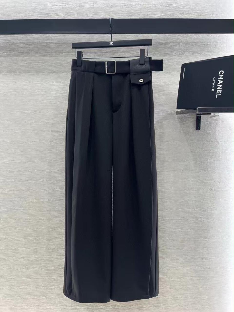 Ladies pants & shorts