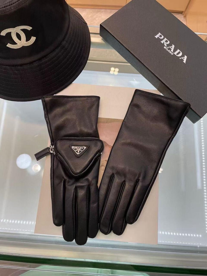 Ladies gloves & leggings