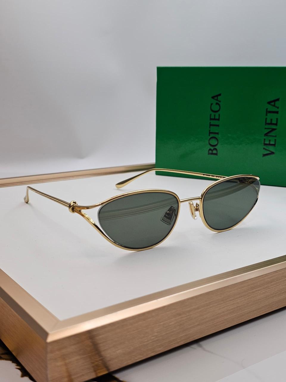 Ladies sunglasses