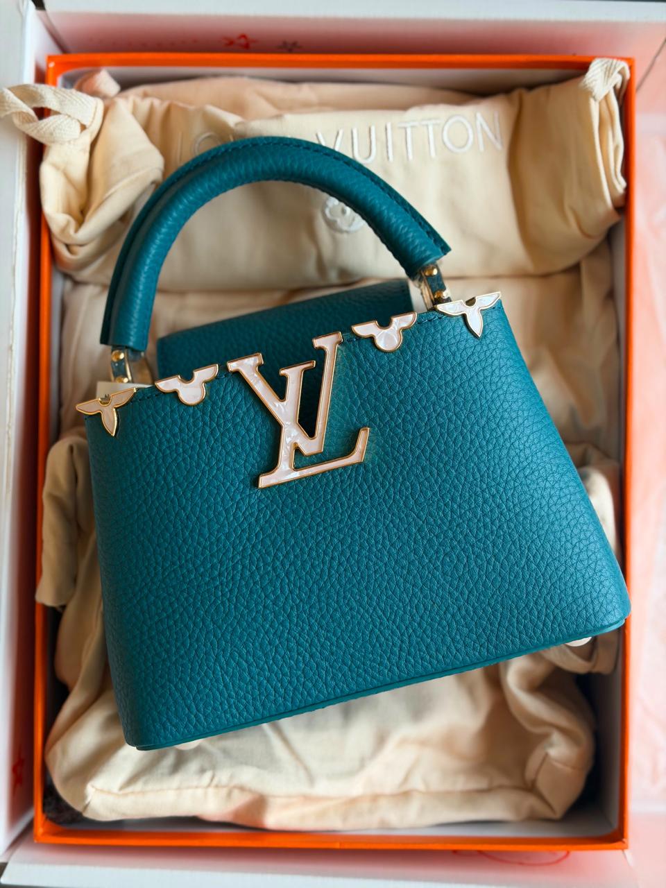 Ladies L*vi.   Bags.
