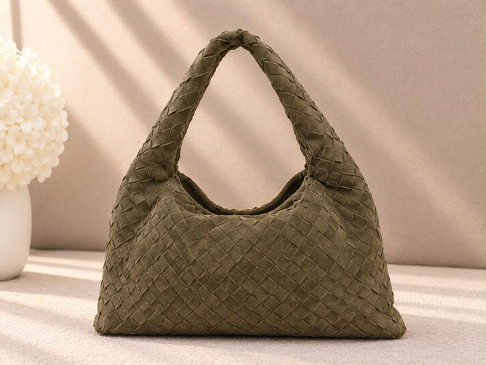 Ladies bo**ega bags
