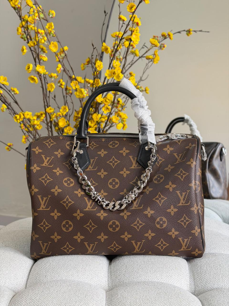 Ladies L*vi.   Bags.