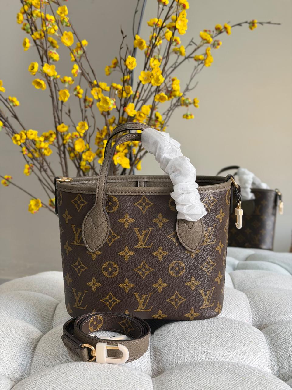 Ladies L*vi.   Bags.