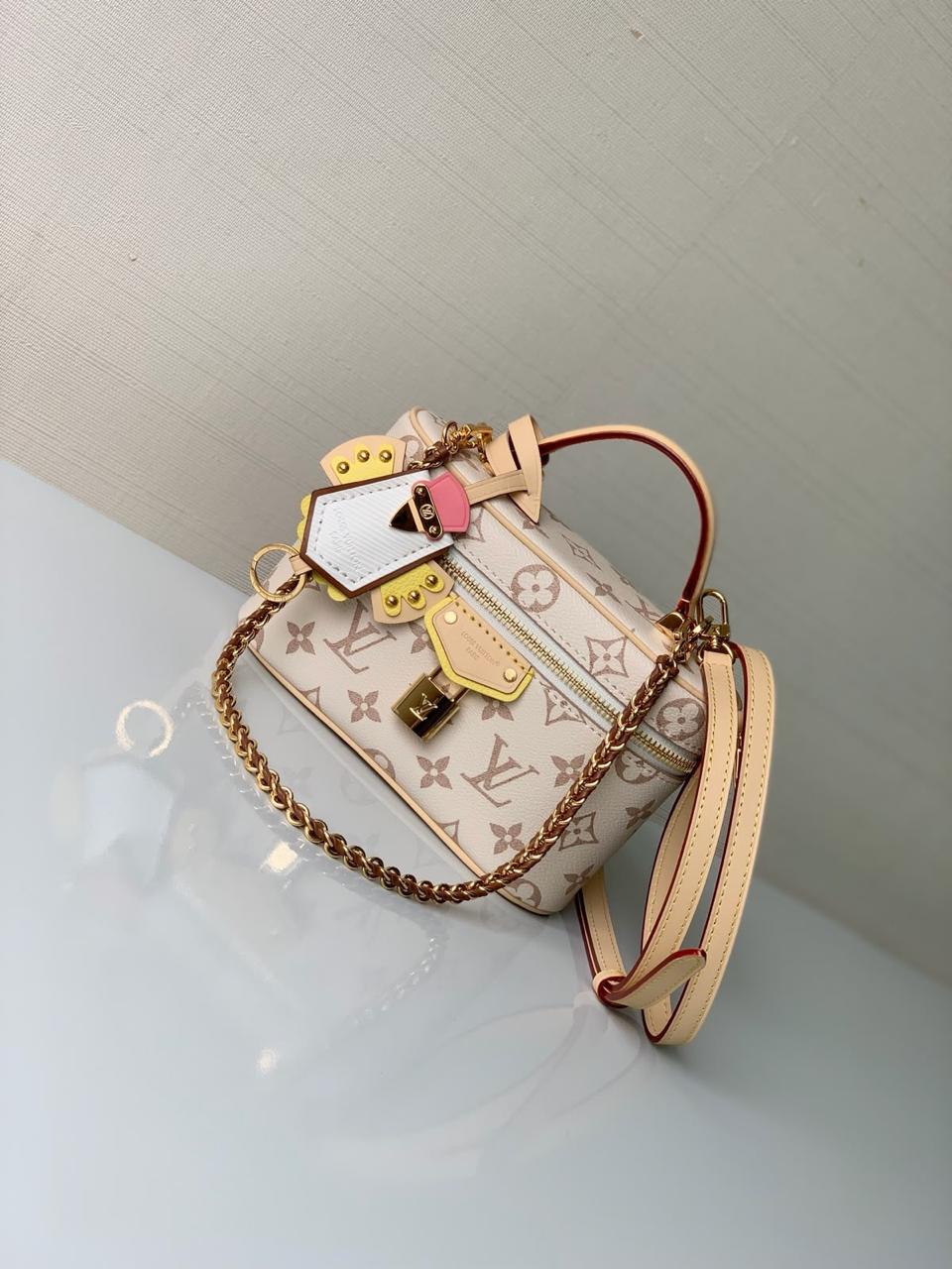 Ladies L*vi.   Bags.