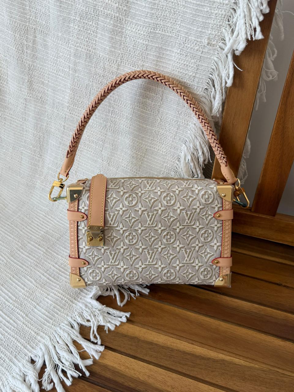 Ladies L*vi.   Bags.