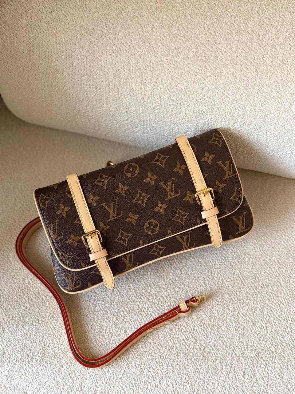 Ladies L*vi.   Bags.
